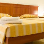 Oceanis 2* بوروس
