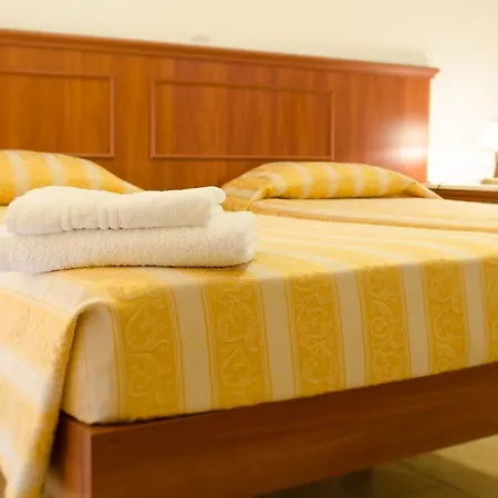 Oceanis 2* Poros (Kefalonia)