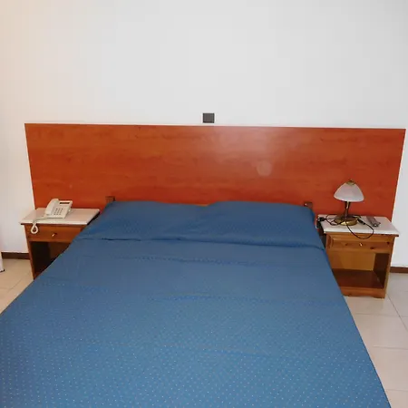Oceanis 2*