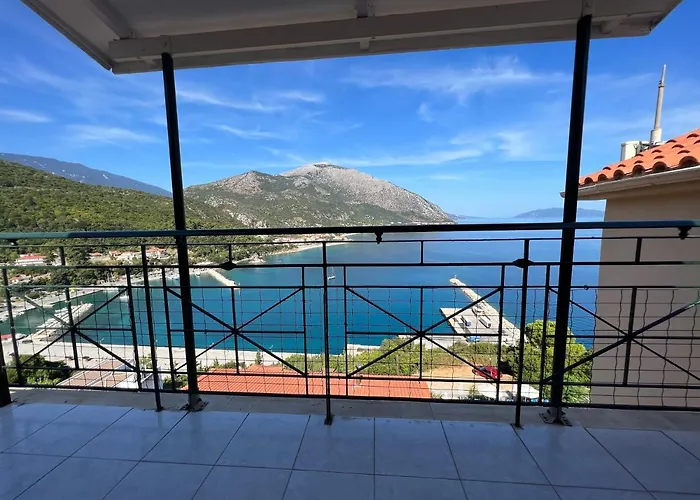 Oceanis 2* Poros (Kefalonia)