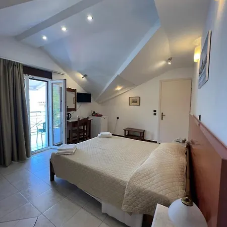 Oceanis 2* Poros (Kefalonia)