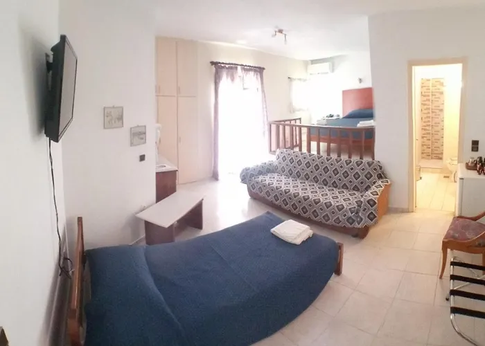 Oceanis Hotel 2*
