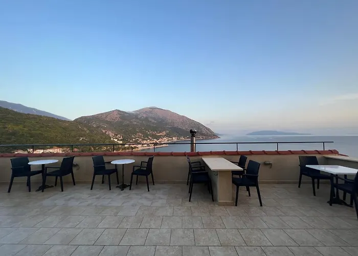 Oceanis 2* Poros (Kefalonia)