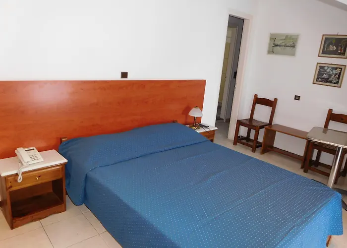 Oceanis Hotel 2*