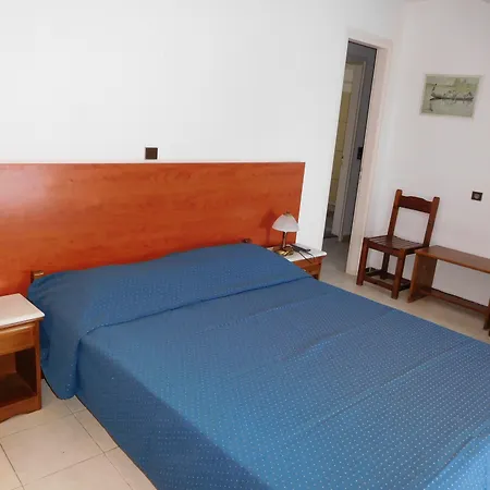Oceanis Hotel 2*